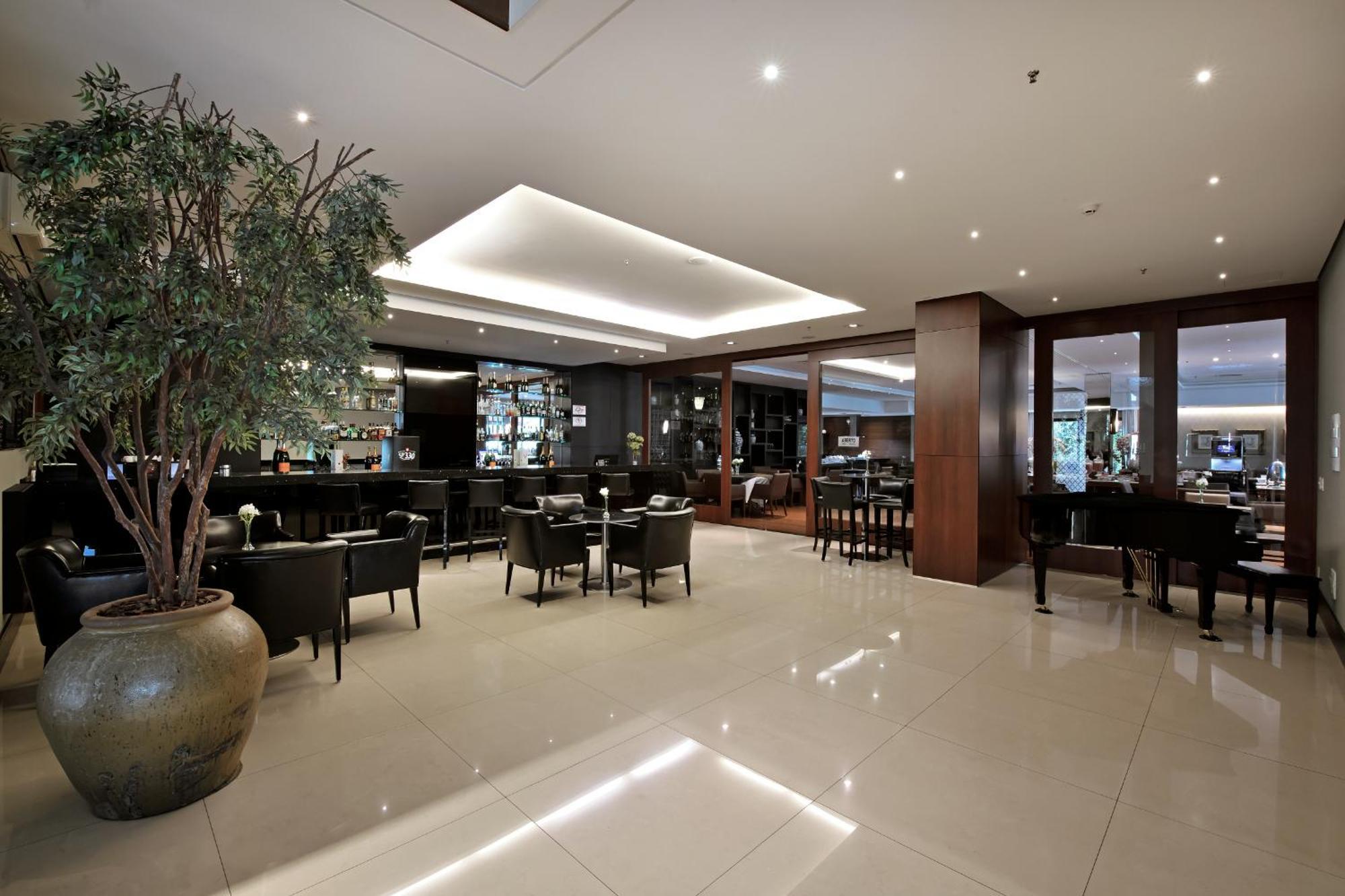 Hotel Mont Blanc Premium ฮิเบเราเปรโต ภายนอก รูปภาพ The interior of the lounge