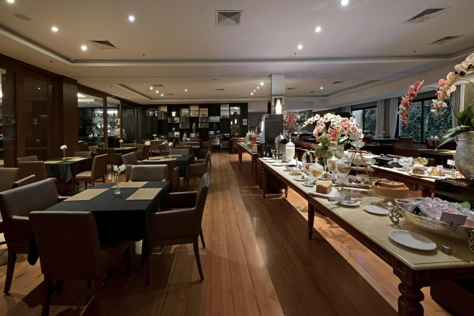 Hotel Mont Blanc Premium ฮิเบเราเปรโต ภายนอก รูปภาพ The restaurant at the hotel