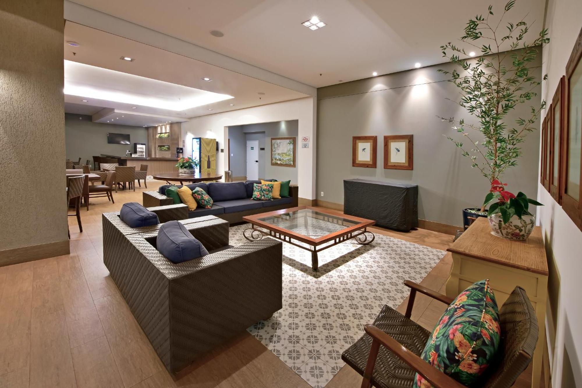 Hotel Mont Blanc Premium ฮิเบเราเปรโต ภายนอก รูปภาพ A living room