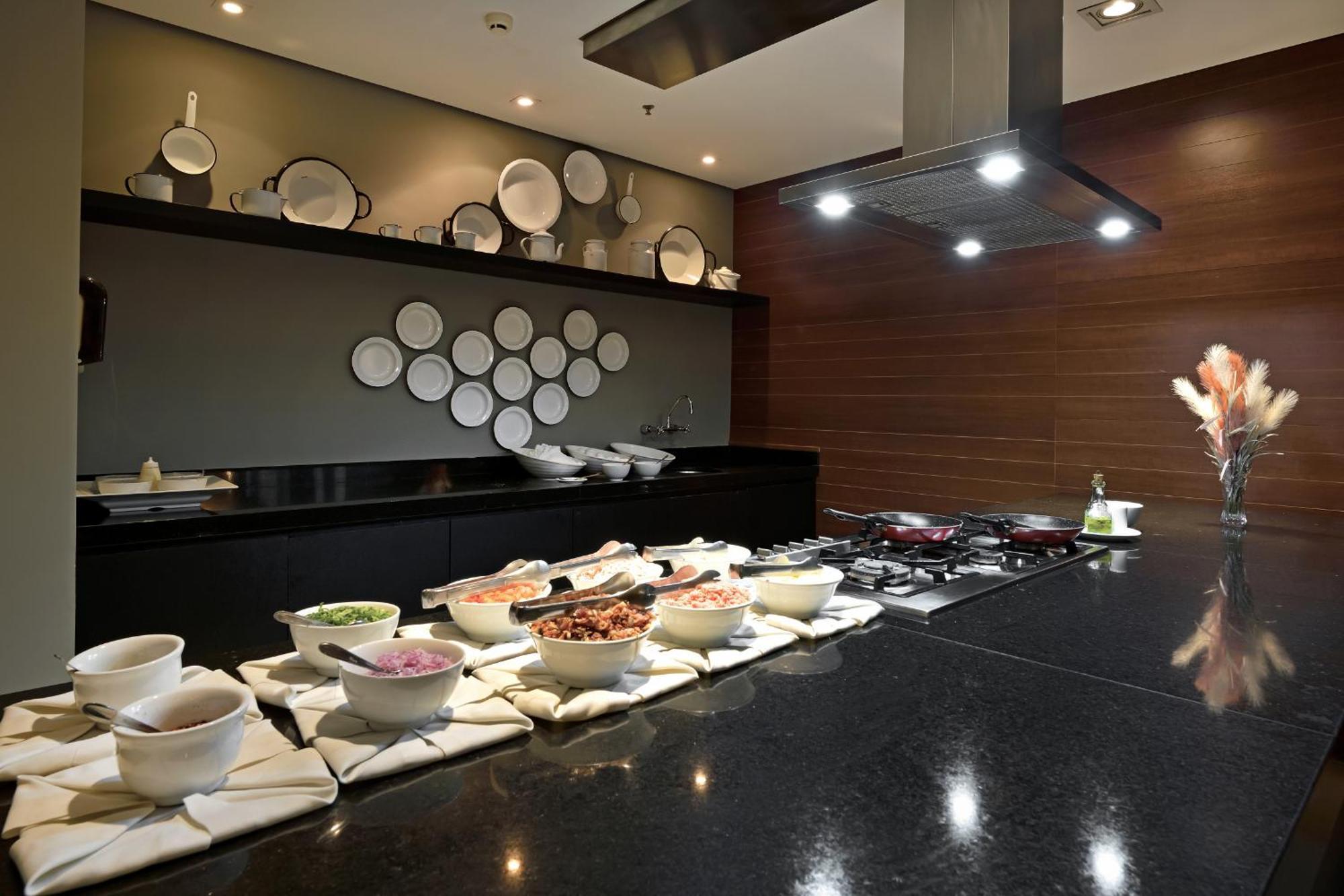 Hotel Mont Blanc Premium ฮิเบเราเปรโต ภายนอก รูปภาพ A buffet at a hotel