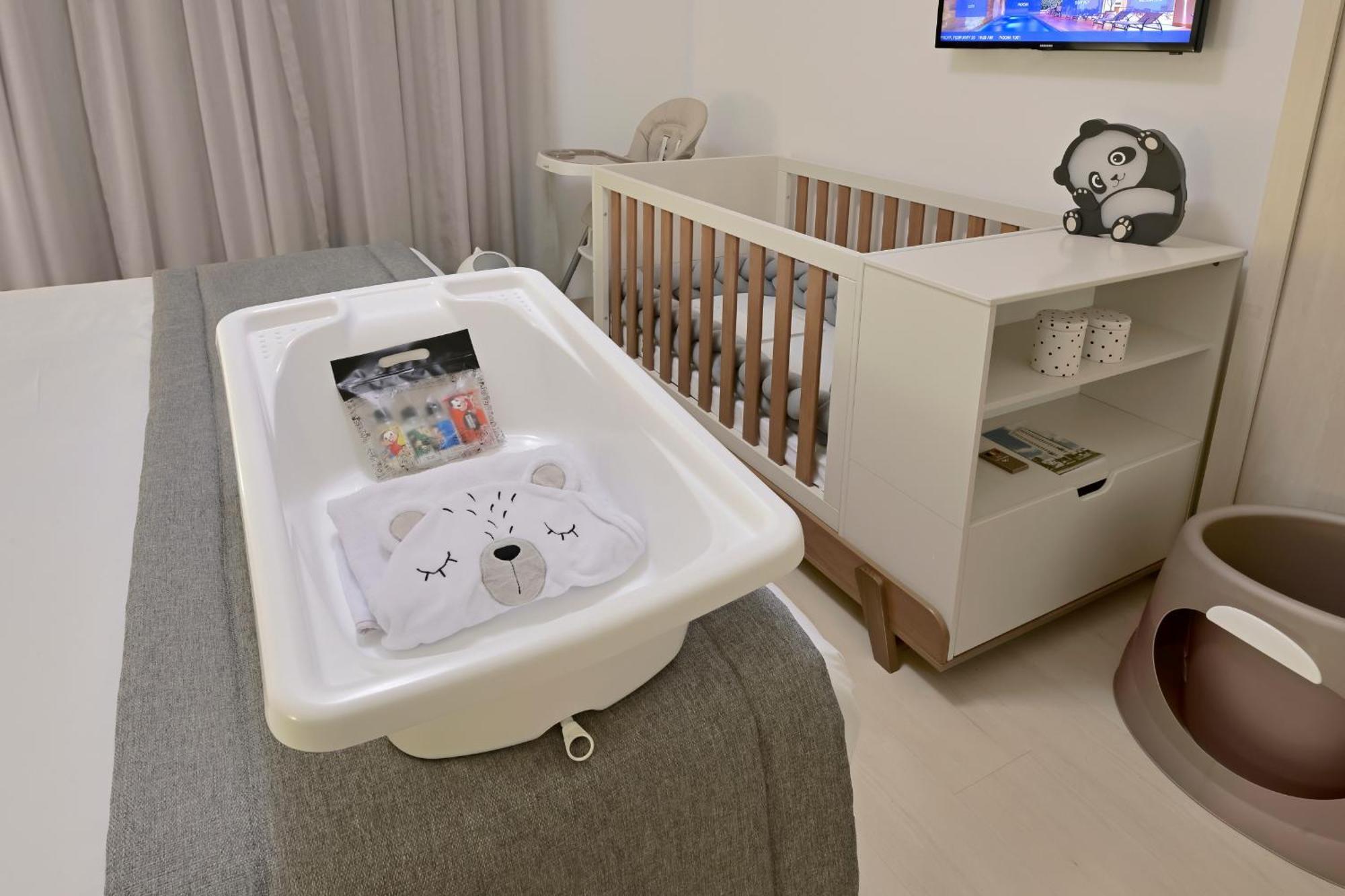 Hotel Mont Blanc Premium ฮิเบเราเปรโต ห้อง รูปภาพ A changing table