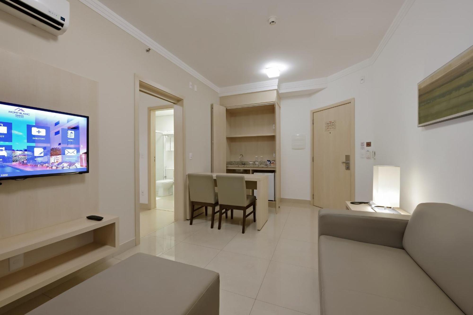 Hotel Mont Blanc Premium ฮิเบเราเปรโต ห้อง รูปภาพ A typical apartment