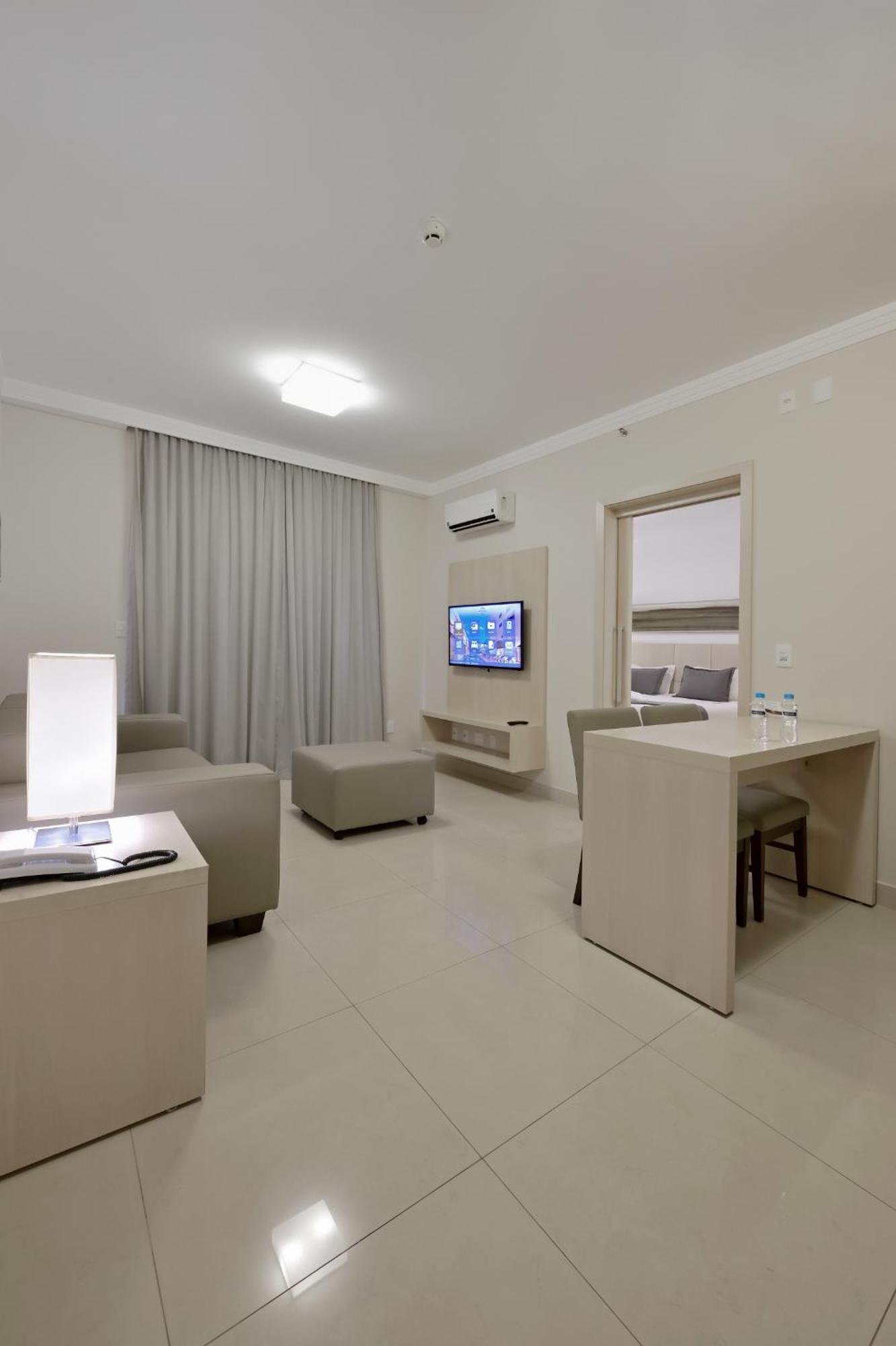 Hotel Mont Blanc Premium ฮิเบเราเปรโต ห้อง รูปภาพ A room at the hotel