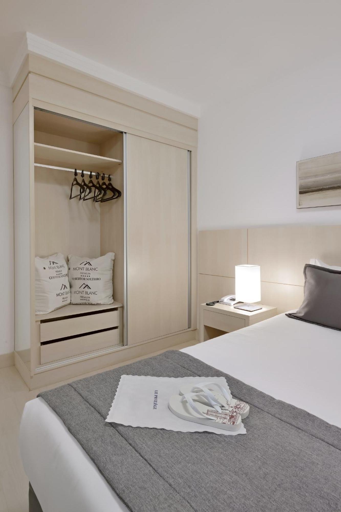Hotel Mont Blanc Premium ฮิเบเราเปรโต ห้อง รูปภาพ Sliding wardrobe