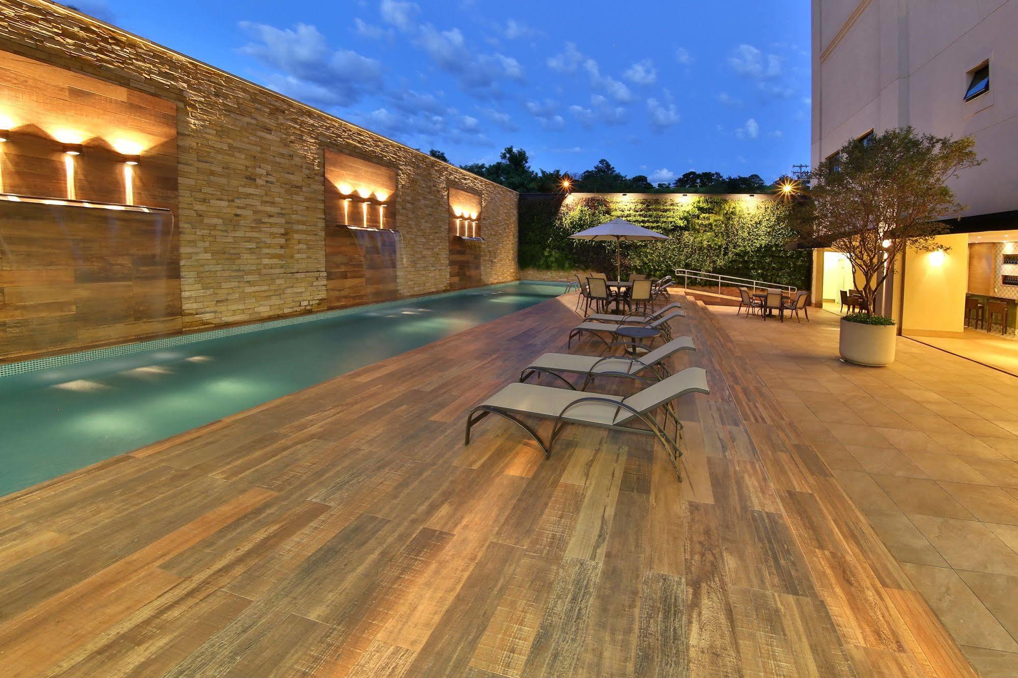 Hotel Mont Blanc Premium ฮิเบเราเปรโต ภายนอก รูปภาพ The pool at the hotel